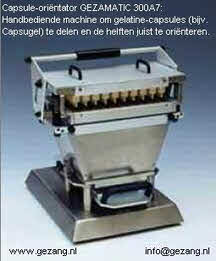 Capsule loader & filler for gelatine capsules, hand operated.